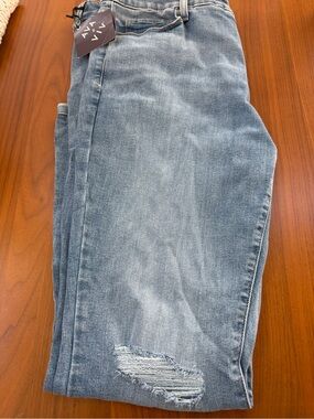NWT SZ 18 Ava & Viv Light Blue Flare Jeans with Distressed Knee